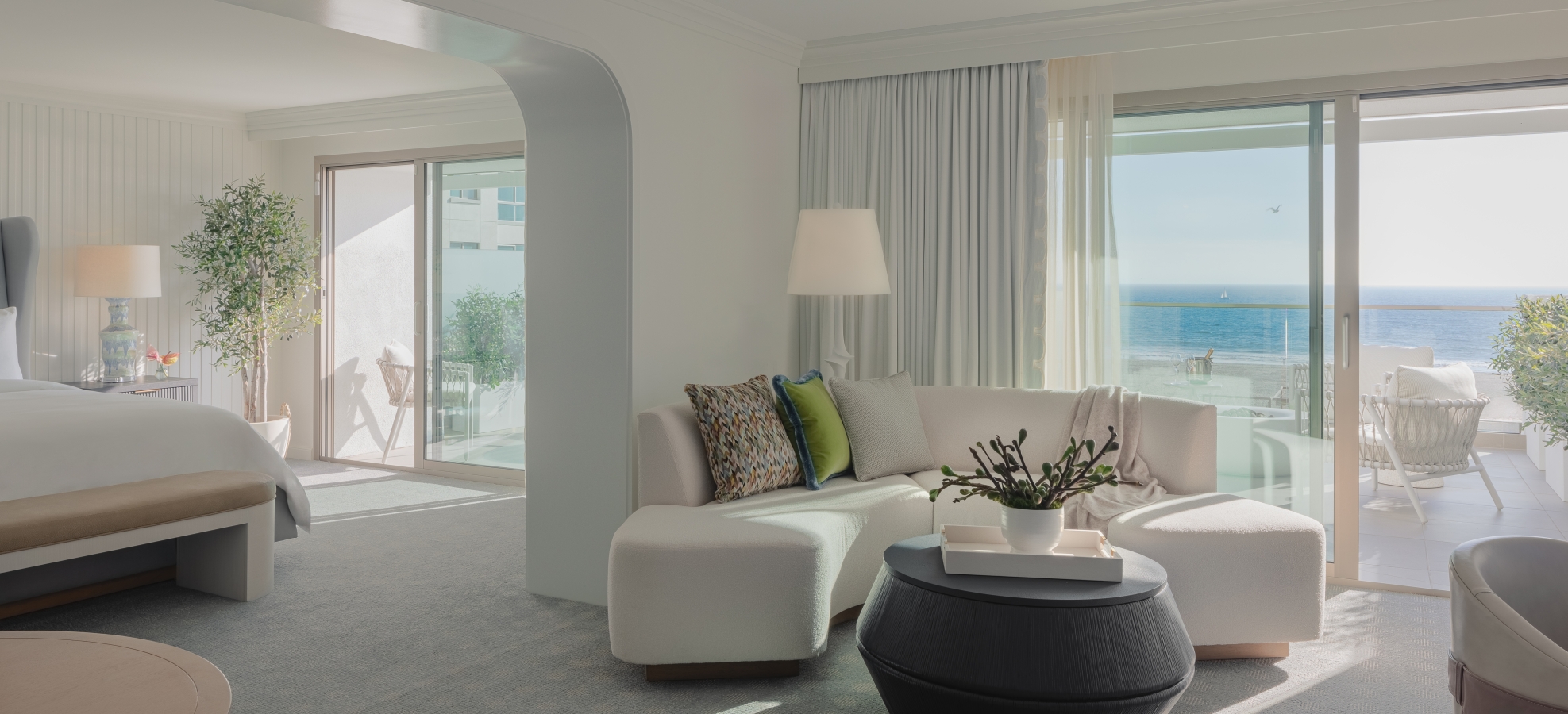 Living Area of The 720 Oceanfront King room