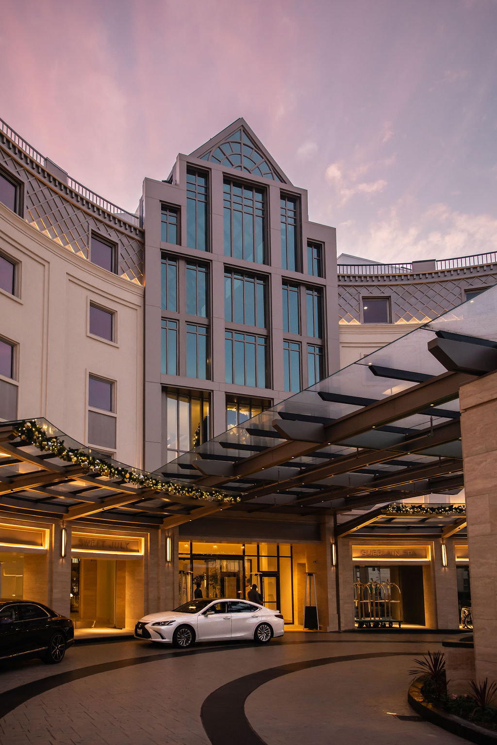 Regent Hotel Holiday Exterior