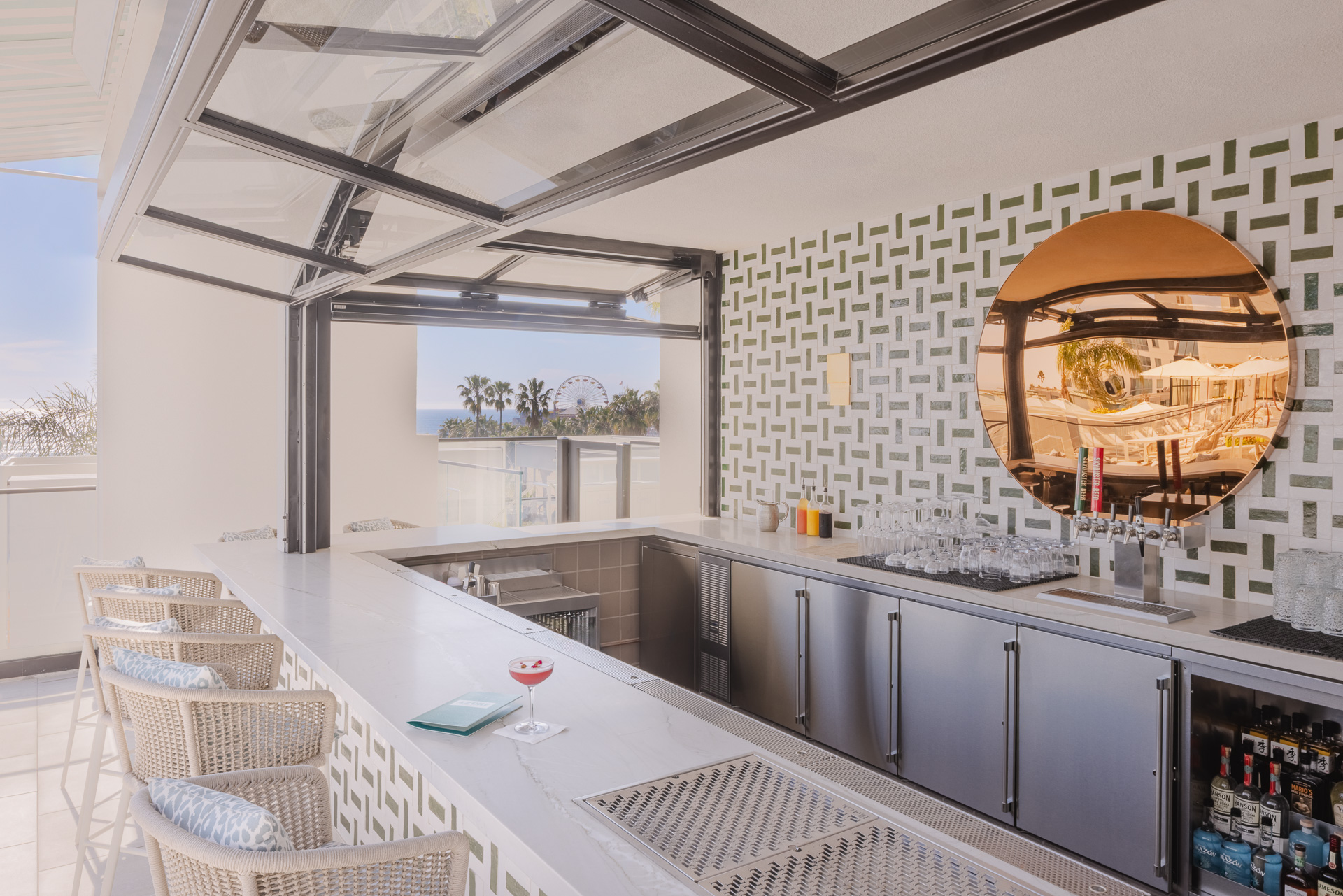 Azure Pool Bar with refreshments